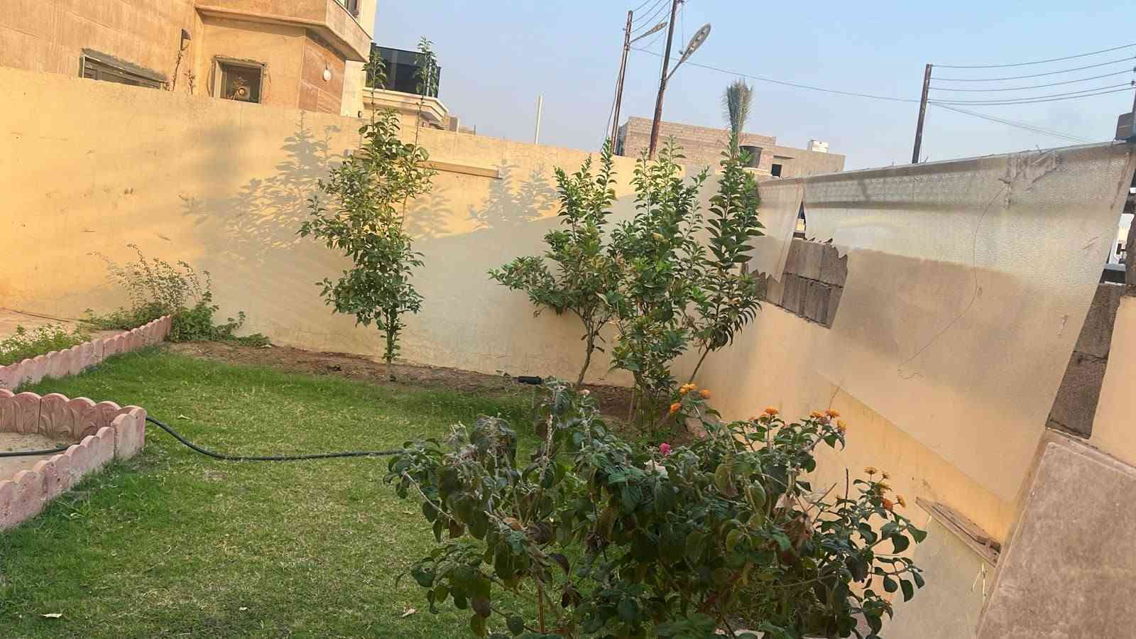 دار للبيع في مجمع القرية الانكليزية
المساحة: 200 متر مربع

التفاصيل:
• 3 غرف نوم • استقبال • صالة داخلية مع مطبخ • حديقة • كراج • صحيات متكاملة عدد 2 
طريقة الدفع:
مقدمة 40 مليون فقط
القسط الشهري 660 الف فقط
السعر الكلي 160 مليون

للاستفسار والتواصل:
***********

#مكتب_المتميزين #مجمع_القرية_الانكليزية #دور_للبيع #تكريت
