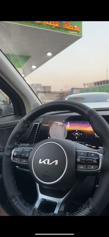 🚘 Kia Sportage SX Prestige 2024 🇺🇸
السيارة رقم بغداد (شهداء وكالة عامة بالسيارة اسويلك )
بدون ايرباك بدون دواخل 
✨ أعلى فئة — SX Prestige
🔹 موديل: 2024
🔹 محرك: 2.5L GDI 4 سلندر
🔹 القوة: 187 حصان
🔹 قير: أوتوماتيك 8 سرعات
🔹 دفع: AWD
🔹 جنوط 19 إنچ
🔹 فتحة سقف بانوراما
🔹 شاشات 12.3 إنچ
‏🔹 Apple CarPlay & Android Auto
🔹 مقاعد جلد
🔹 تبريد وتدفئة المقاعد الأمامية
🔹 دركسون مدفأ
🔹 مقعد سائق كهربائي + ذاكرة
🔹 باب خلفي كهربائي
🔹 إضاءة LED
🔹 كاميرا خلفية + 360 درجة حساسات أمامية وخلفية
‏🔹 Blind Spot
🔹 مثبت سرعة ذكي
‏🔹 Lane Keep Assist
‏🔹 Forward Collision Avoidance
‏🔹 Highway Driving Assist
🔹 أنظمة أمان ومساعدة قيادة متكاملة

🔥الحادث جاملغ ايمن فقط بدون ايرباك بدون دواخل بيهة طخة براس  الشاصي اثر الحادث كلش بسيطة متنحسب بس للامانة ذاكرها 
والسونر موجود لليحب ادزلهيا 

📍 بغداد/زيونة
📞 للتواصل: ***********
