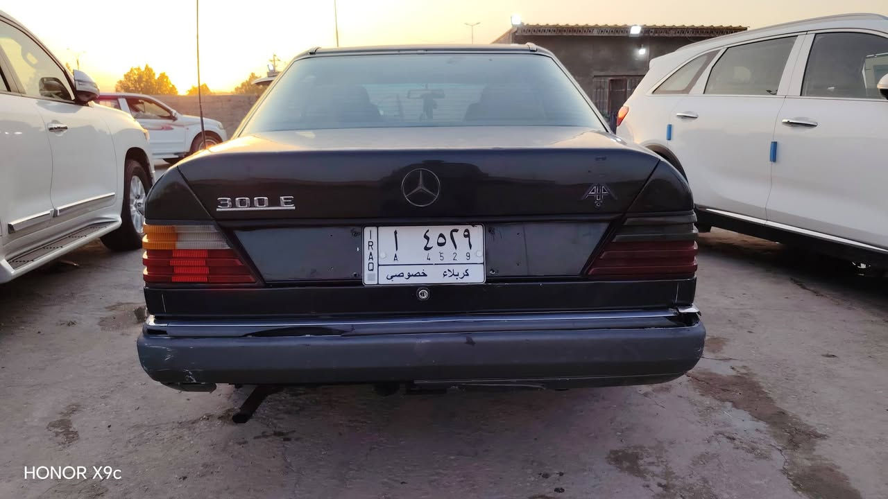 مارسدس دب موديل ١٩٩١ كير ومحرك ففتي ٣ الاف مكفولات حدادية جديدة وتخم تاير وباتري جديد بيهه كشن السايق كهرباء وجام كله كهرباء قاعدة وحدة مصلحة وصبغ حزام السيارة سنوية ل٢٩
مكاني دوانية ***********
السعر ٥٢ وبيه مجال قليل.
