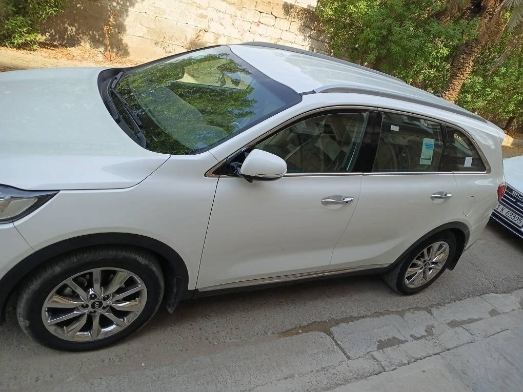 Kia Sorento 2018 
كيا سورنتو 2018 خليجي
 ، محرك V6 
 ماشية ٦٠ الف 
رقم بغداد بأسمي
ما بيها اي نقص ، مكفولة من الصبغ  و البارد والكير والمحرك
نظيفة جداً داخل و خارج على وضع الشركة 
سعر السيارة: 22000$ الف 
( 2 دفاتر و 20 ورقه) و بي مجال
للأستفسار والاتصال  *********** بغداد, العراق

