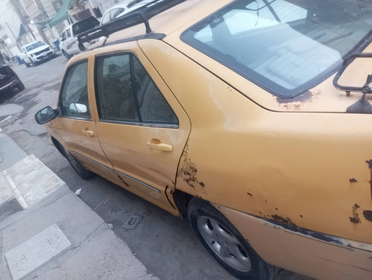 من رخصه مدير الكروب المحترم سلام عليكم للبيع شيري مديل 10 مكينه وكير خير من الله كهربائيت  كله شغاله تبريد نقص بس غاز صدر امامي خلفي جديد تخم تأير وسياره بلادي رقم بغداد تحويل مباشر السعر 15 للعنوان بغداد الاستفسار على الرقم ***********

