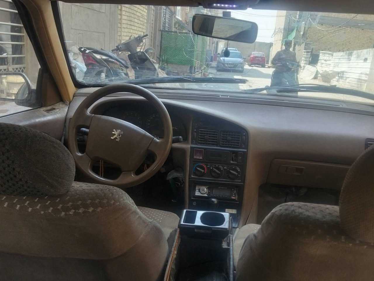 بيجو لميس 2015 للبيع بيهة تبخير السياره بسمي ب22 وبيها مجال للاستفسار ***********
