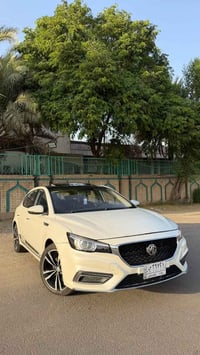 MG6 Trophy 2023  *بصمة وفتحة وحساسات  * گير 7 سرعات DCT * دفع أمامي  *...