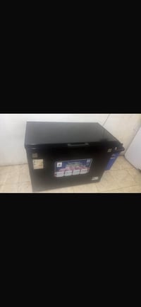 مجمده جديده اشتريتها قبل شهر بس طلعت كلش حبيره على المطبخ صار شتريتها ...