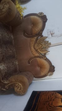 تخم ملكي • كنب • للبيع
