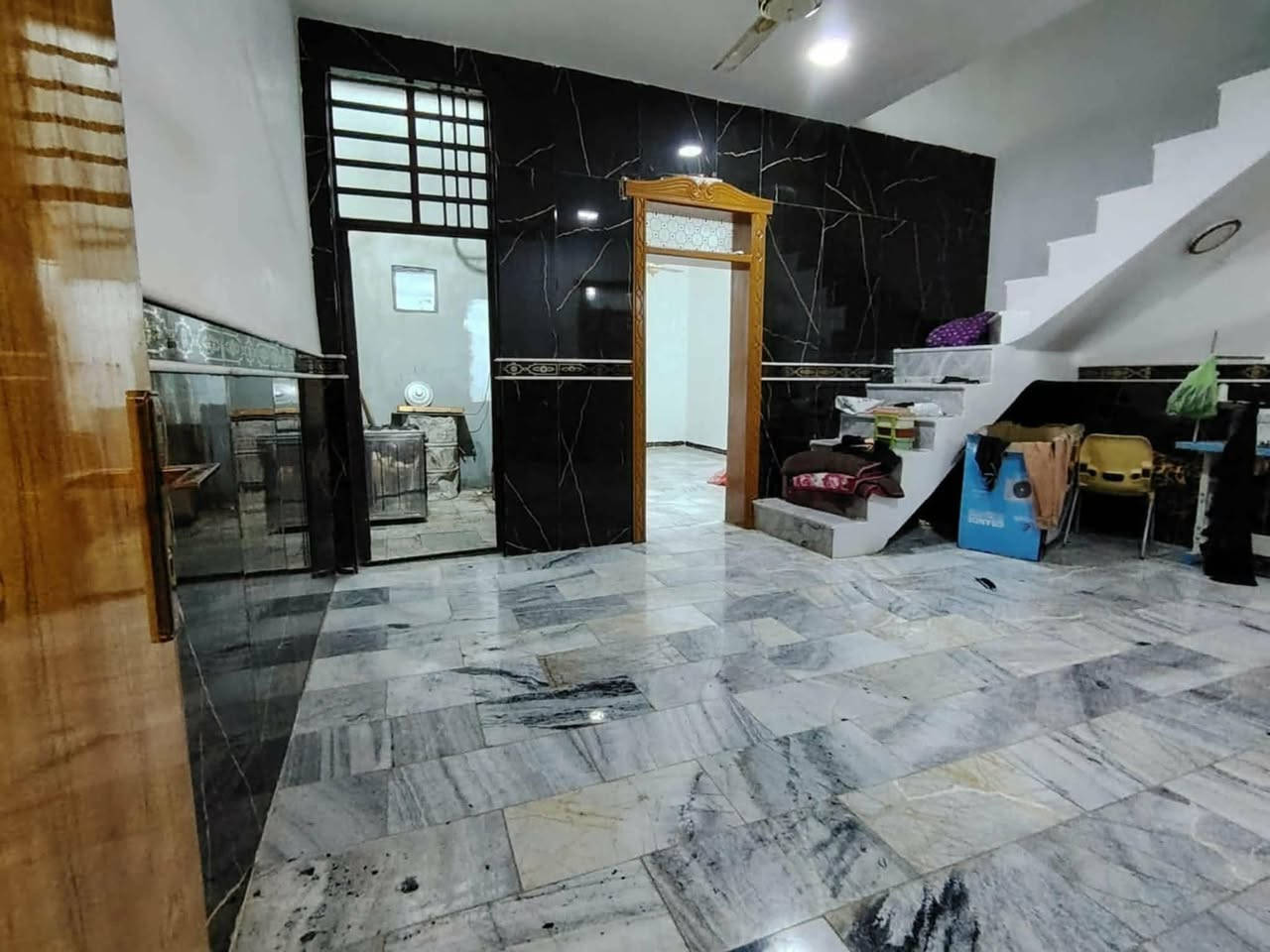 دار للبيع مقابل قرية الغدير شارع المطار عمود ٢٧٠ وتنزل بالشارع 
مساحة ١٢٠م 
السعر ٤٥ 
طابو زراعي سند ٢٥
بناء جناي درجة أولى 
بناء طابوق وأساس وسقف صب كونكريت 
غرفة وصالة ومطبخ وحمام وتواليت واستقبال للإستفسار الاتصال على الرقم ***********وتساب
