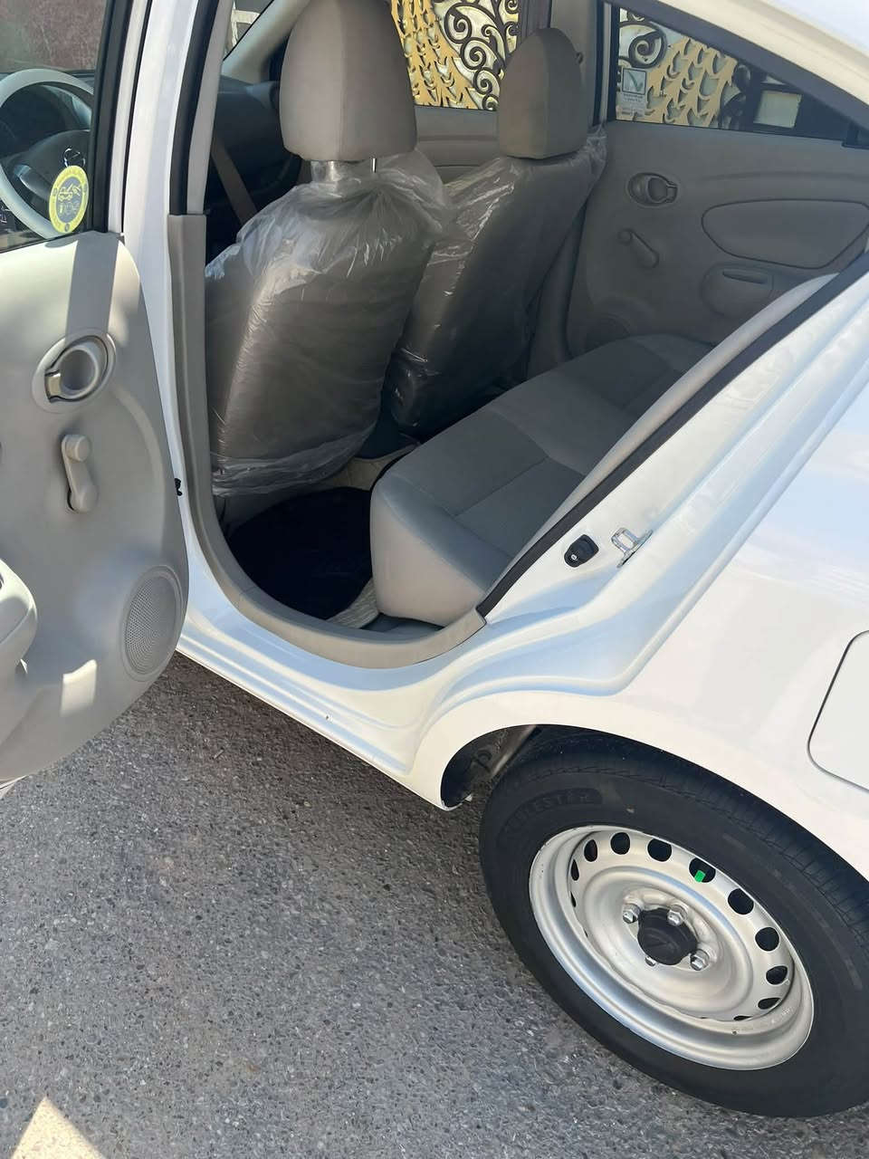 نيسان سني هندي ماشيه ٦٧ سياره بسمي رقم بغداد نكليزي تحويل ثاني يوم سياره جديده ومال بيت بيها بارد البابين والبقبه كله مكفول كير مكينه سياره خير من الله مديل٢٠٢٢     مكاني بغداد لحريه *********** بس وتساب
