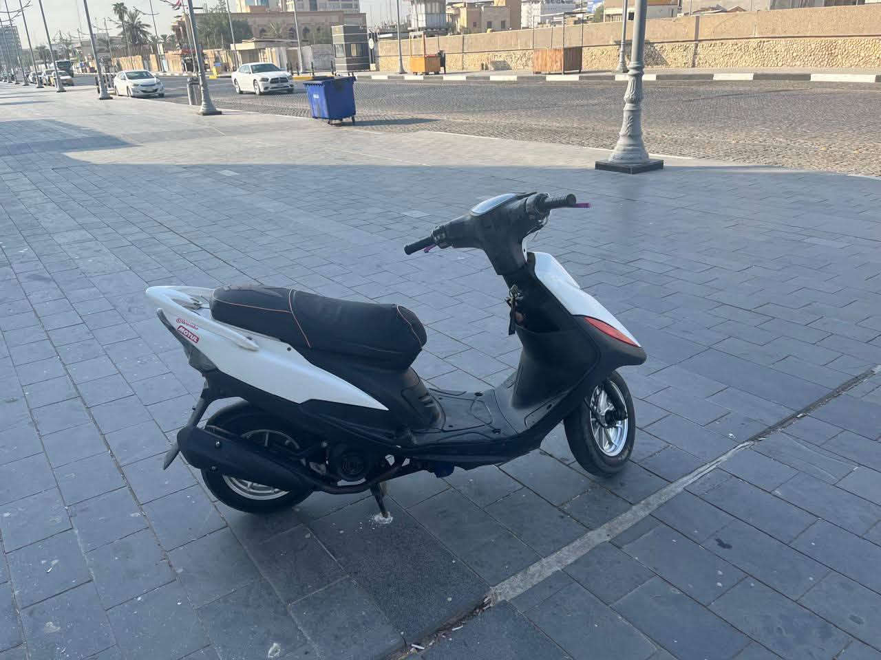 السلام عليكم شباب ماكس عدله للبيع مستبدل ولفات وزنجيل فقط
بيه نواقص بصيطه واير عداد وباتري تعبان فقط كهربائيات الدراجه من الطول للطول كلها شغاله دراجه مثل ما شوف كدامك وسعرها 650 وبيه مجال عنواني البصره الجبيله شارع تايم سكوير رقم ***********
