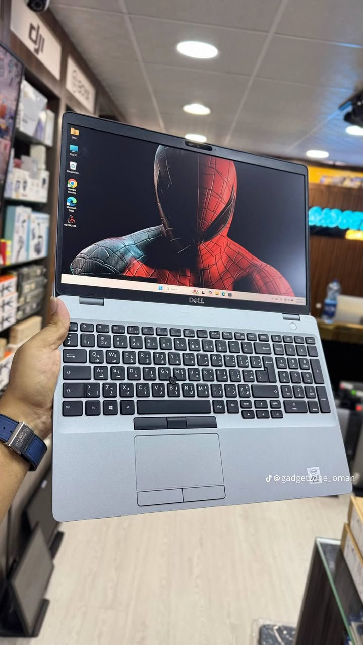 لابتوب سلم خفيف حديث معالج قوي وجيل عالي DELL 5510 ci5 جيل عاشر   نظافة عاليه جدا اخو الجديد وعل الفحص وين متريد 
. 
 السعر ثابت 325 الف مع التوصيل والحقيبة والشاحن الأصلي  
……………………

 المعالج Core i5-10th جيل عاشر 
 ذاكرة الوصول العشوائي (الرام) 8GB 
 التخزين( الهارد) SSD 256GB 
 مقاس شاشة 15.6 انج دقة عالية 
 منفذ HDMI & TYPE C 
 كيبورد  عربي انكليزي
الرام والهارد قابل للتطوير 
…………………………………
*********** الريادة للحاسبات
