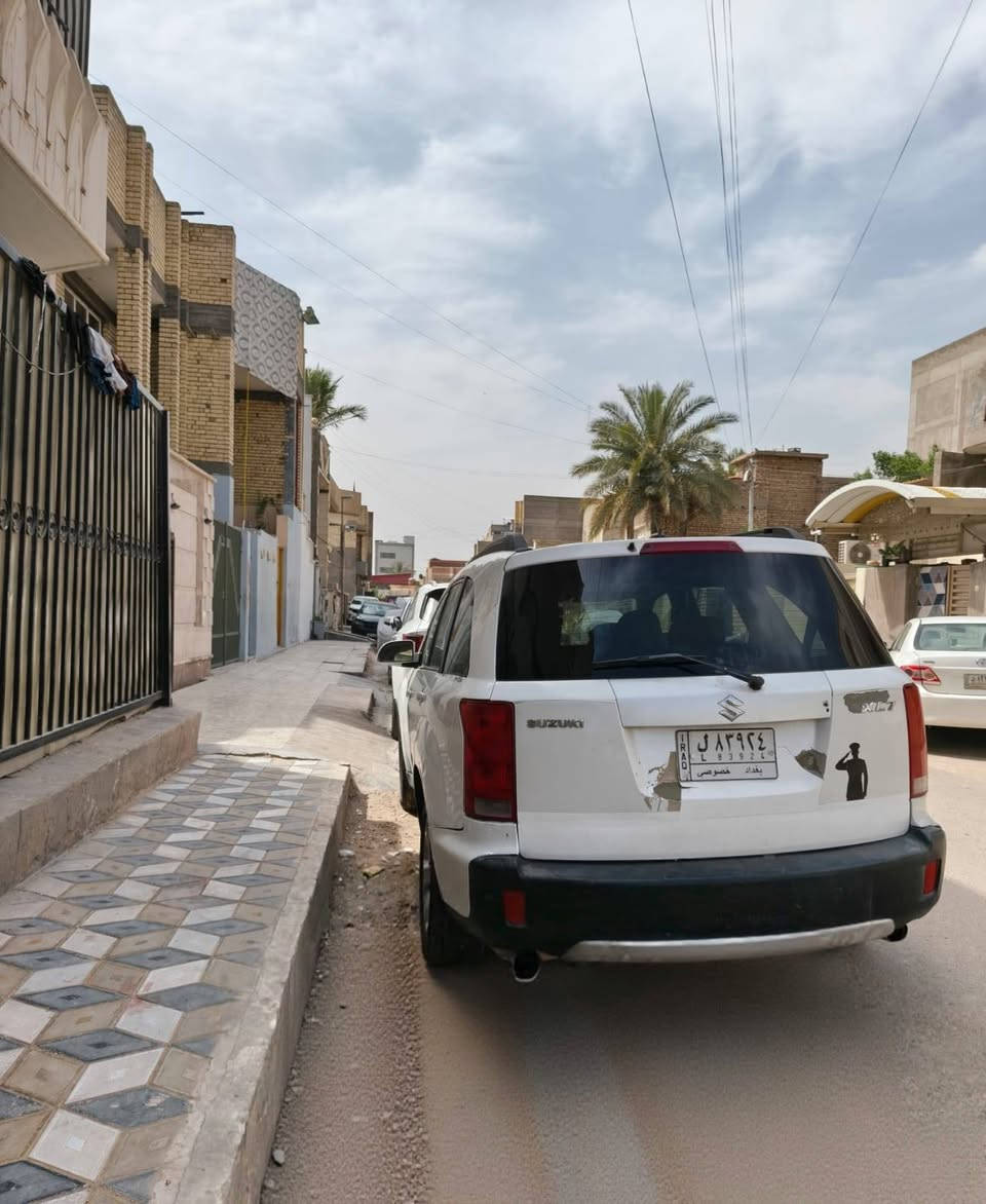 سازوكي ياباني XL7 سعر 73 وبيها مجال 
مديل 2008 سيارة رقمها بغداد فول مواصفات 7 راكب  المكينة جديدة من شادها 6 سلندر 3.6 البلادية وضفيرة جديدة كير اوتو 3 قطع تبريد فتحت سقف كشنات كهربائية تدفئة وتبريد تحكمات ستيرن مانع انزلاق مثبت سرعة منفذ AUX 
***********
نصيحتي الك لاتخابر جوة 70 ورقة واساسآ ولا تفكر
