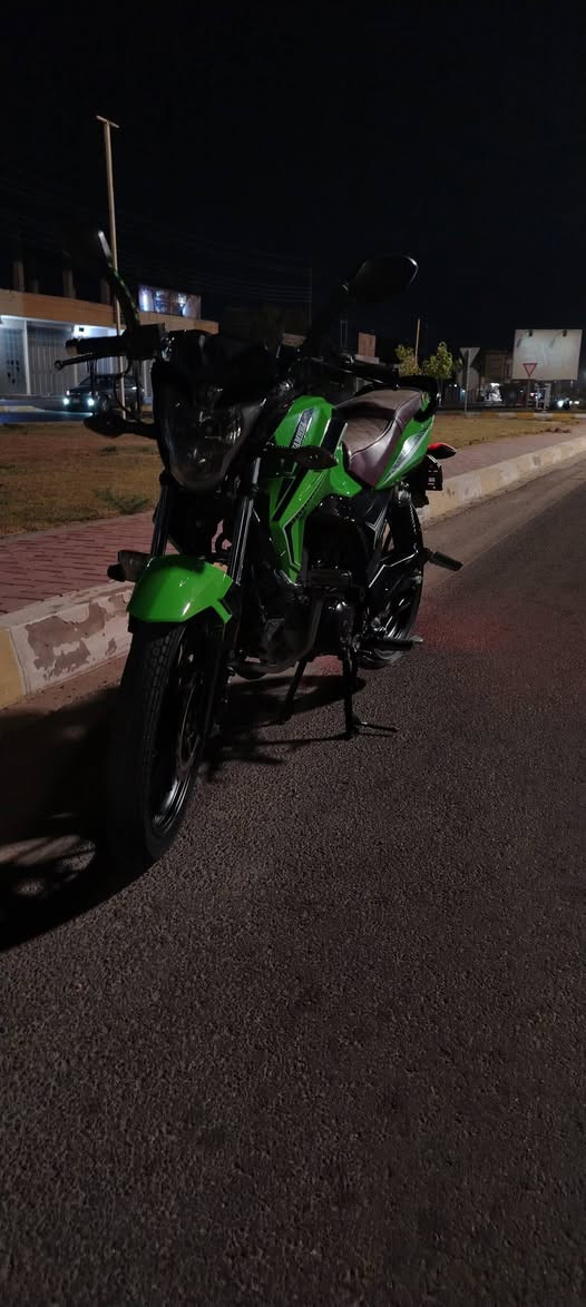 السلام عليكم هيومه للبيع السعر مليون وربع وبيهه مجال مسجله محرك 150cc ممفتوح الدراجه نضيفه حيل للاستفسار *********** والخاص مفتوح
