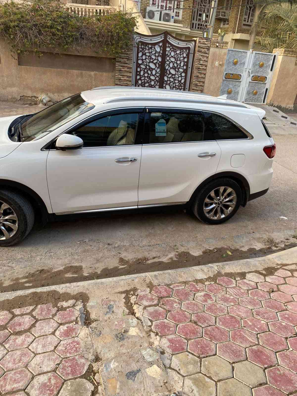 سياره سورنتو رقم بغداد بأسمي موديل 2020 مكفوله عدا بارد بسيط مقدار اصبعين نص فول ماشيه 140 السعر على الخاص *********** العنوان كوت مركز المحافظه
