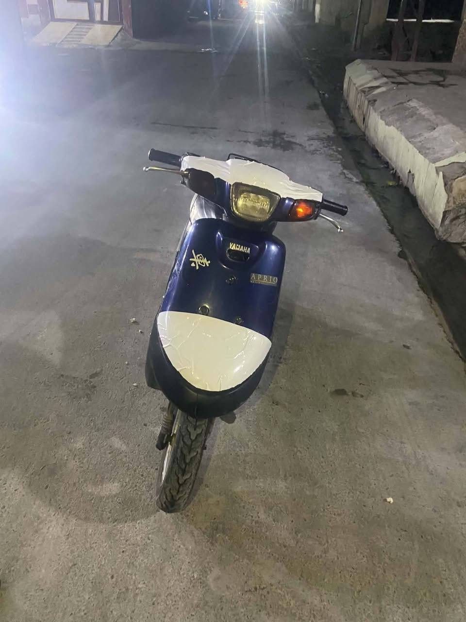 سلام عليكم مطور بوتين نضيف كلو شغال كهربائي سلف اشاير كله شغال مكينه شرط تحريك ومعدل شاصي شرط دروعتو اصلي سعر 225 وبي مجال شراي فوا خاص او تصال على الرقم ***********
