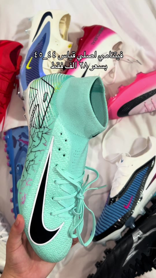 للحجز واتساب او انستكرام ❤️‍🔥🔥#تجهيزات_رياضيه⚽️🔥 #ماركات_عالمية #nike #دوري_ابطال_اوروبا #دوري_ابطال_اسيا 

نص مكتوب في الصور:
- فيتنامي اصلي قياس ٤٤ ٤٥ بسعر ٢٨ الف فقط