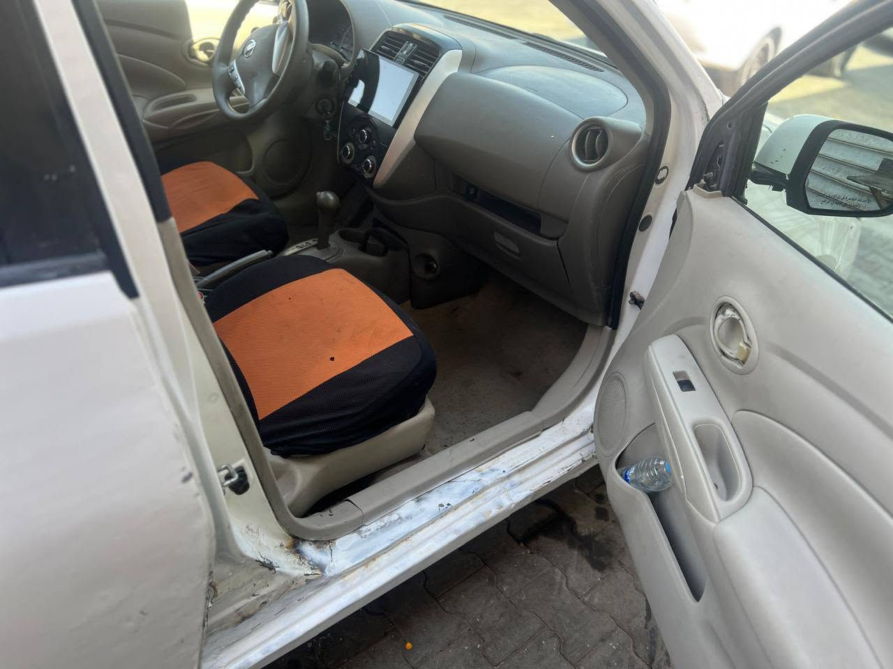 سلام عليكم نيسان صني هندي للبيع مديل ١٩ بسم شركت انوار بابل سياره جاهزه من كلشي بيهه ضربه السعر ٥٥ وبيهه مجال قليل العنوان البصره ابي الخصيب للسفتسار ***********
