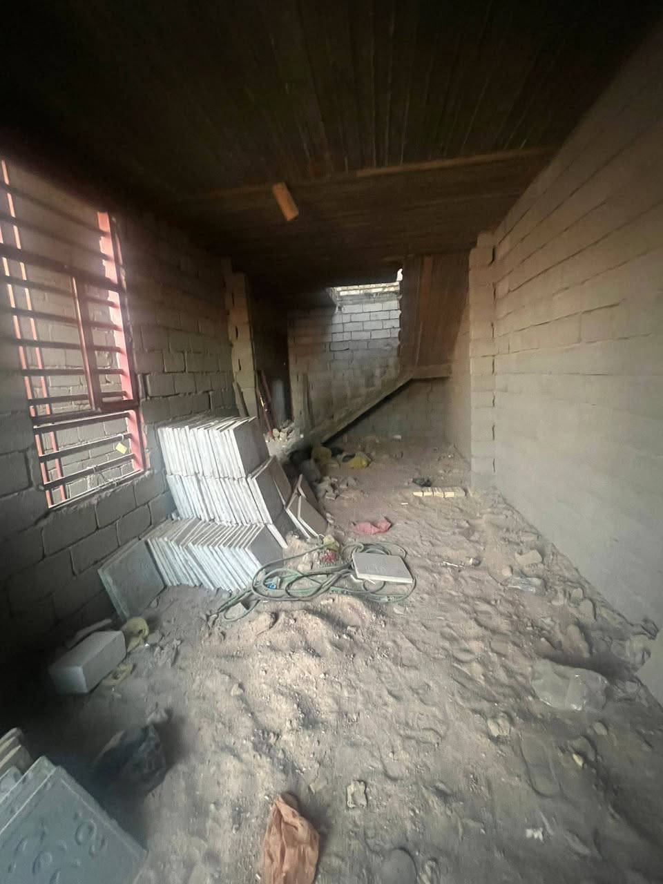 دار للبيع 100م خلف مجمع عمادسكر حي الحرفين زراعي للاستفسار على الرقم ***********
