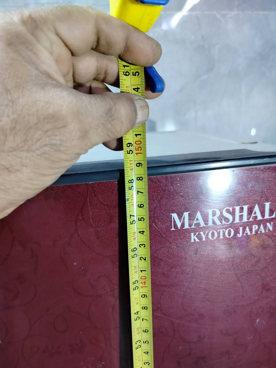 ثلاجه 10قدم الرتفاع متر ونص للبيع شرط الشغل مع ضمان ٧ ايام ميعجبك التبريد اوالتجميد ترجعه تاخذ فلوسك   ميسان مركز المحافظه***********/***********
