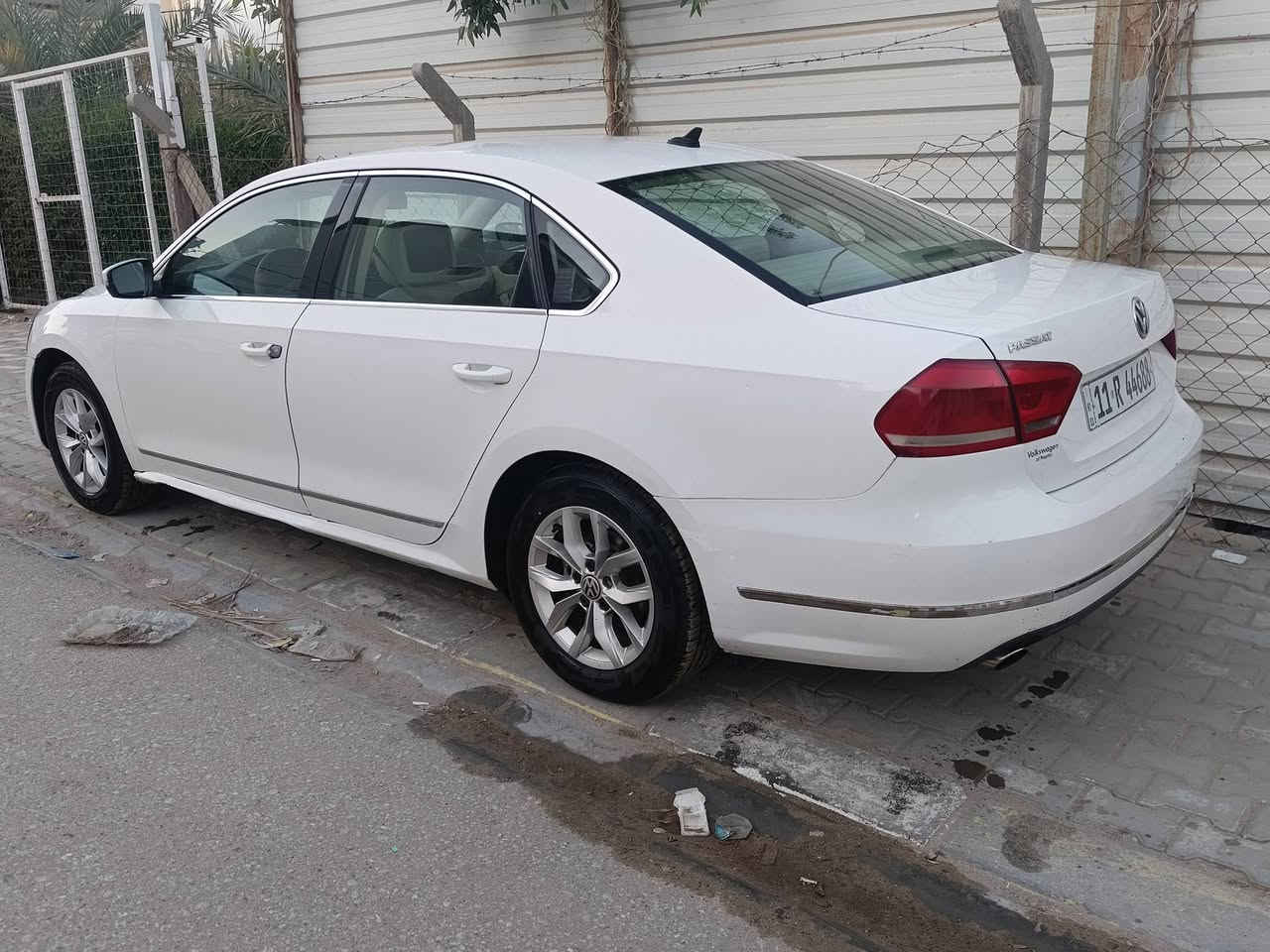 VW. PASSAT. SEL. 2013 
..2.5 cc

باسات 2013 

فول مواصفات SEL

وارد امريكي 

حادثها جاملغ وبنيد

محرك 5سلندر2.5 

فتحة بالسقف

مثبت سرعه

سستم سماعات

كشنات تدفئة

شاشة 

كامرة 

شاشات خلف المقاعد عدد 2

قطعتين تبريد

تحكمات ستيرن جهتين

ايرباكات سستم

ويل حجم 16

كشنات ملكي 

رقم بغداد الجديد

باسمي السيارة

. 
تخم تايرات جدد+باتري جديد
سيارة كامله ومتعوب عليها وماعايزها اي شي تبريد ثلج 
. 
. 
السعر 135 وبيها مجال حك الجية

عنواني نجف  ***********
