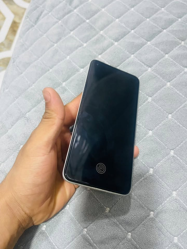ريلمي 8
الذاكره 128
الرام 8+4يعني 12
البطاريه 5000
السعر 90 بي مجال 
***********
بي واتساب
