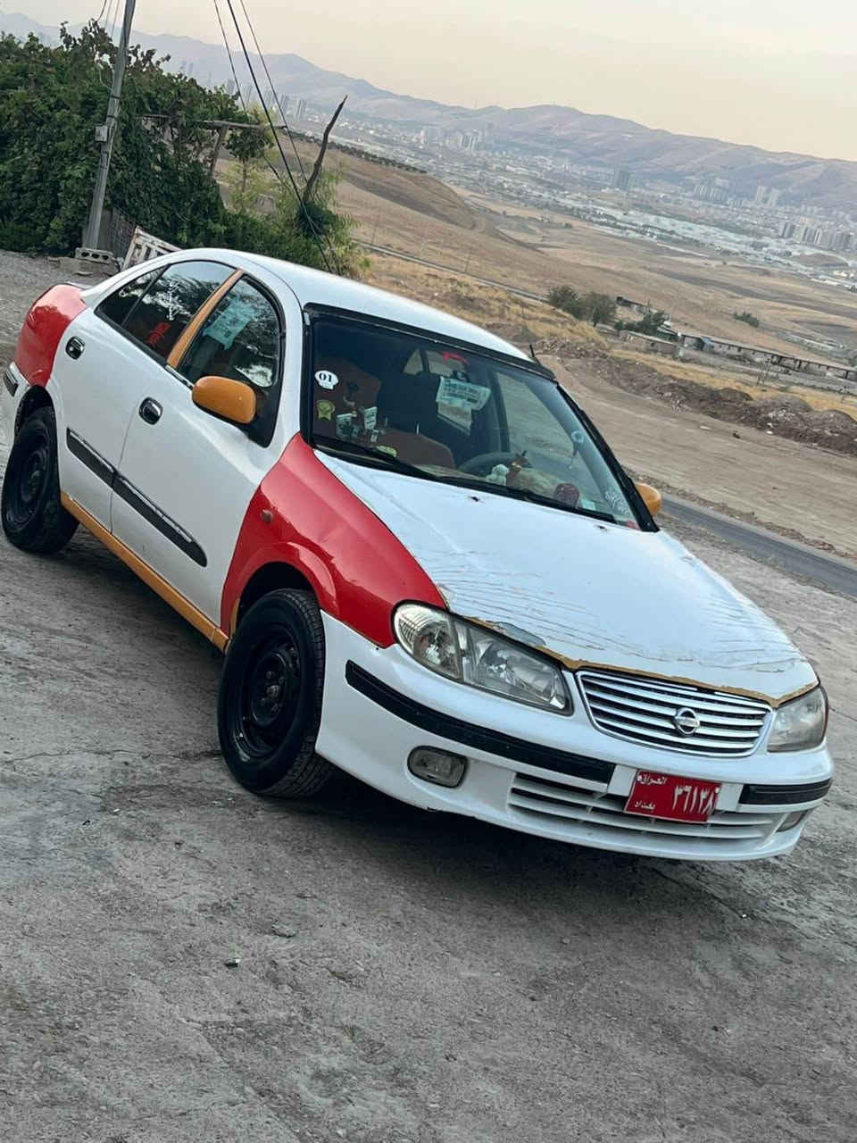 بەناوی خوای گەورە میهرەبان 
سەنی سورو سپی ٢٠٠١
ئارمی ١ پارچەی سلێمانی
سەیارەکە هەتا بڵێیت جوانە 
٦ ڕۆژە مەکینەی سفری ئەوروپی خراوەتە سەر
بە شەرتی  گێر و مەکینە 
مەکینەی ١٦ مەرخوب 
مەسرەف بەس ثێشی تۆزێک تەقەو رەقەی تیایە 
پێش و دواش قرچێکی هەیە شایەنی باس نیە 
نرخیشی ٧٠ معامەلە
***********
*********** السليمانية, العراق
