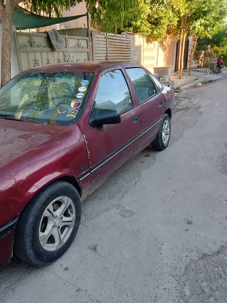 عسيارة اوبل فكترا 20 موديل 1992بشرط كير محرك سنوية خضره صاحب سنويه موبايل مقفول سعرها 15 رقم موبايل ***********
