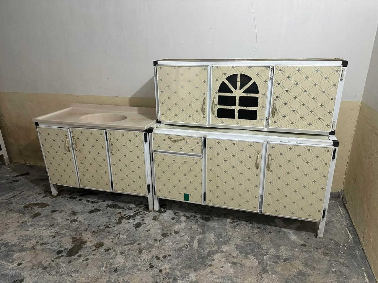 يالله كونتر متر ونص ب سنكي مرمر متر ونص 3قطع سعر 175بيه مجال توصيل مجاني دخل النجف الاشرف فقط
