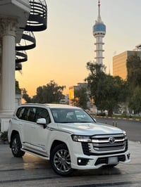 لاندكروز GXR • ٢٠٢٢ • ٧٠ الف