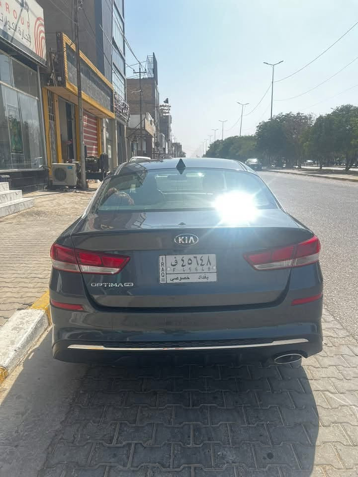 السلام عليكم
كيا اوبتيما موديل 2020 
بيه قطعه وحده 
رايده ب 155
***********
