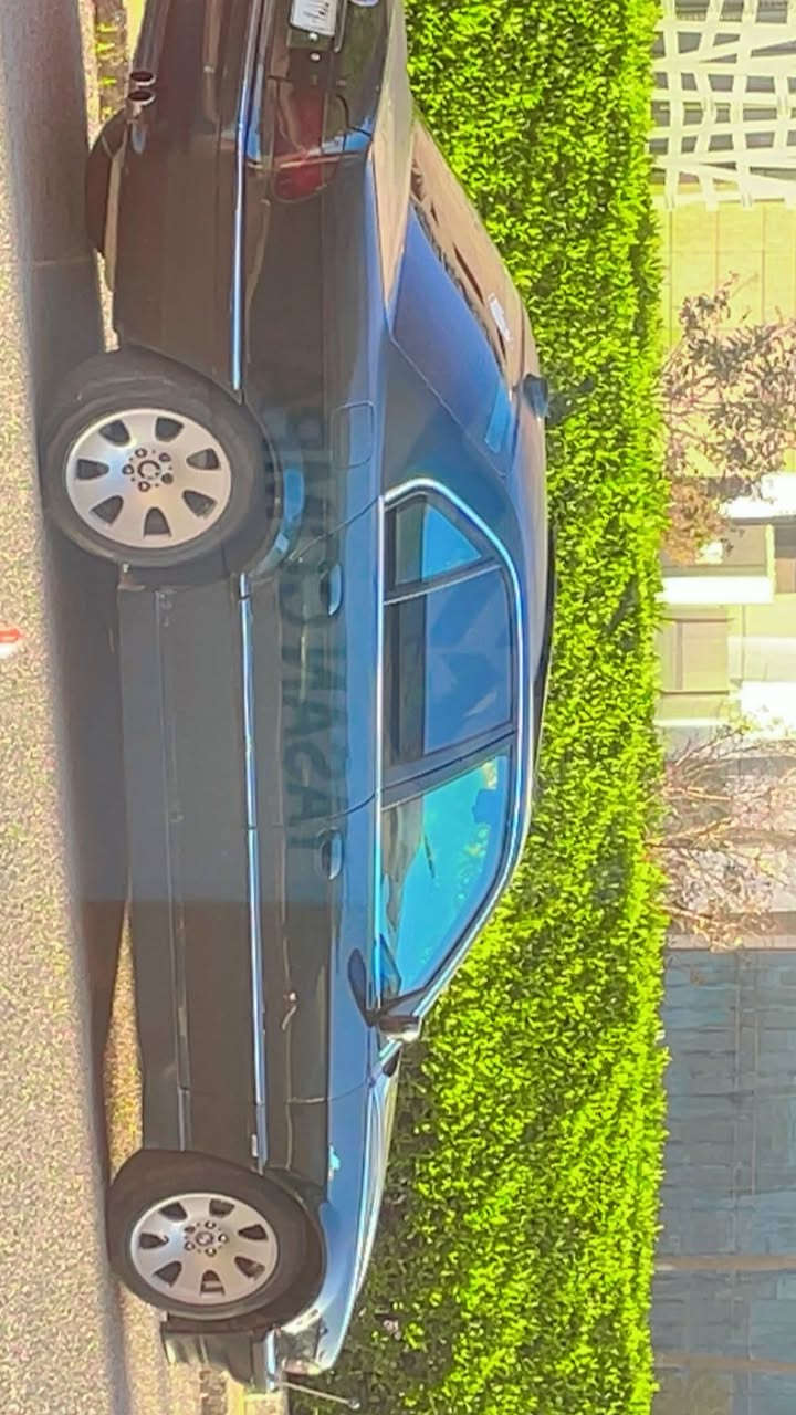 سةرتا بةناوي خوا 
                - [x] بيئمE38V8 
كاسيحة مؤديل 1998رةنگ سةيتوني 
بي ليدراو مواسفات  م
سلايت
كوشين خةزن 
يتةر 
تةربريت
ئاوينة كارةباي 
دةبل يرباك 
دةبل جام 
تةلةفون 
لايت زينون 
تاية لؤك 
ويل لؤك 
زؤر مواسفاتي تر 
سيارةكة ئارم باكانة بةشةر 
دنيار حرامةي لةسةر نية باكانةي 2025 
شوين هةولير 
تكاية ئةكةر مشتةري نيت 
نةبيزارمان بكة 
نةسةري خؤتو منيش مةهيشنة 
ولامي كؤمينت نادمةوة مشتةري تةلةفؤن بكة 
لةكةل رئزمان ***********فايبةر كورةك

نص مكتوب في الصور:
- AVITO.MAGAZ