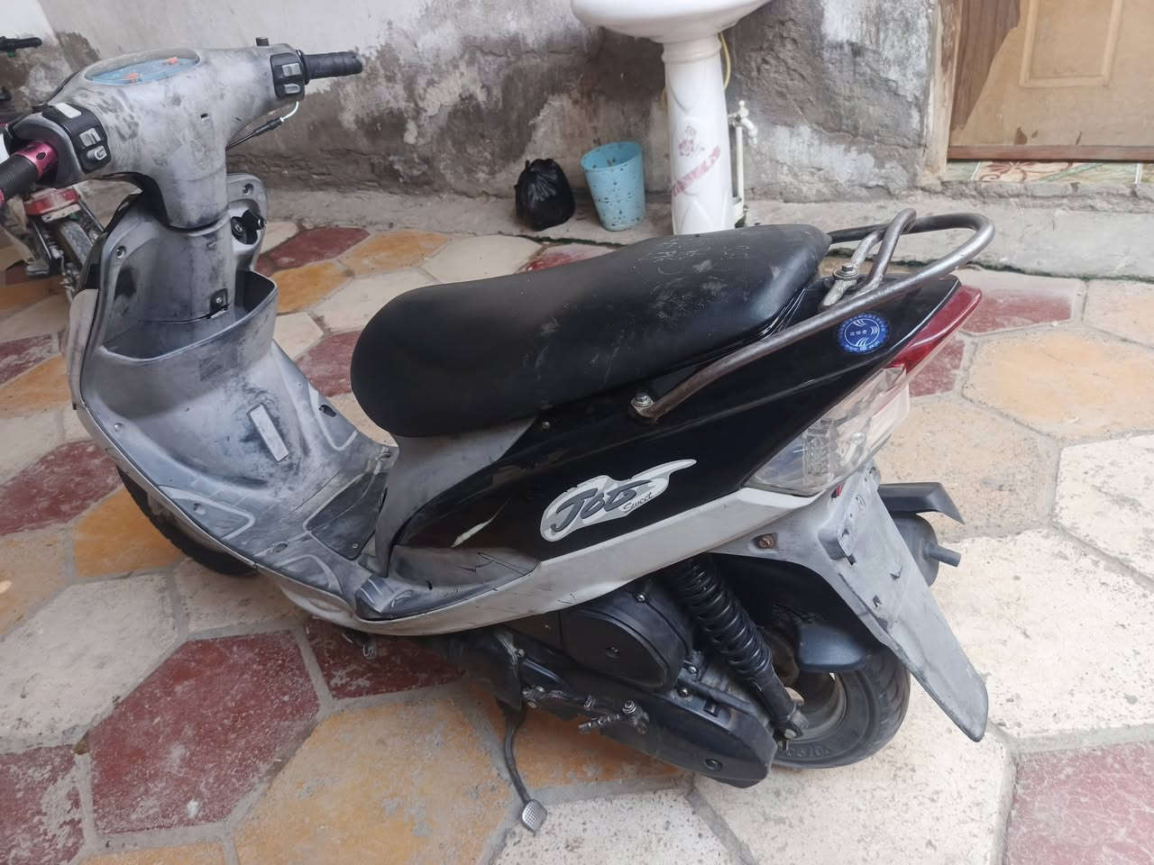 قجمه للبيع بوشه بلاد مبدل بس ولفات
دراجه كلشي شغال بيه من كهربائيات سلف هندر اشاير لايت
السعر 550 بيه مجال قليل. للاستفسار اكثر خاص
