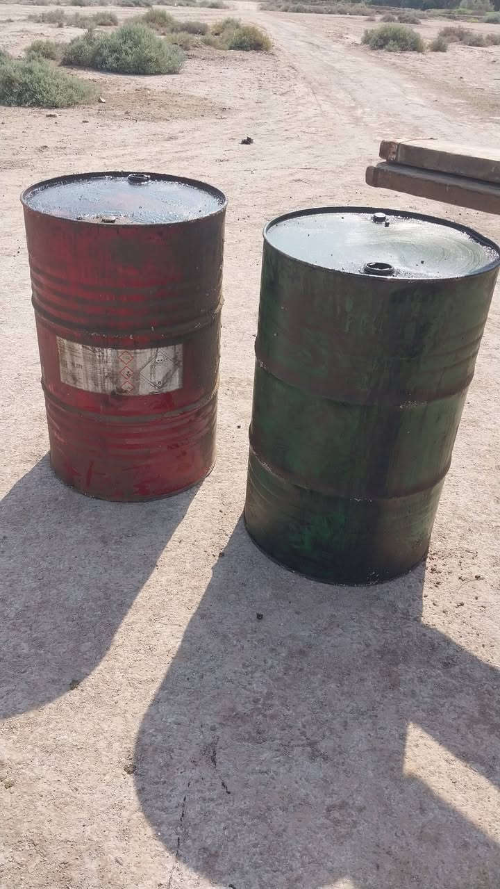 ميز عارضة طول .2.متر ونصف المتر .أرتفاع .2. 21 .سانت متر و سير بطول .4.متر و سير بطول 3 .ونصف المتر و منشار بالزين عاطل و دبة رغوة مال غسل به ثقوب ومسدس رغوه وبرميل عدد 2. جديد .الأتصال على الرقم..***********..
