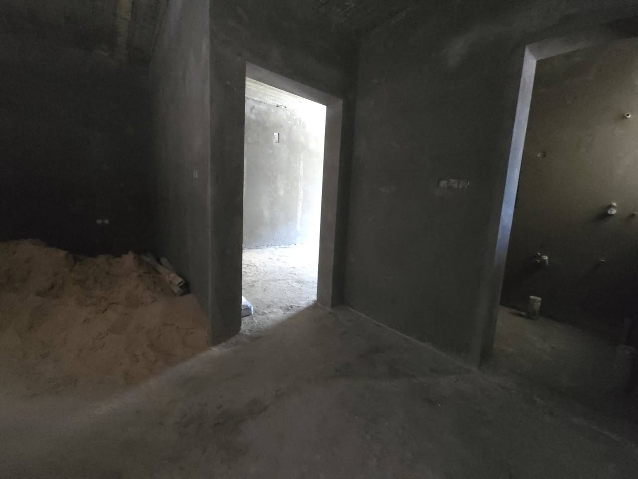 كادر حسين العامري لبخ اسود وبياض وخارجي شغل تسليم هندسي ***********

نص مكتوب في الصور:
- محتوى تم إنشاؤه باستخدام الذكاء الاصطناعي