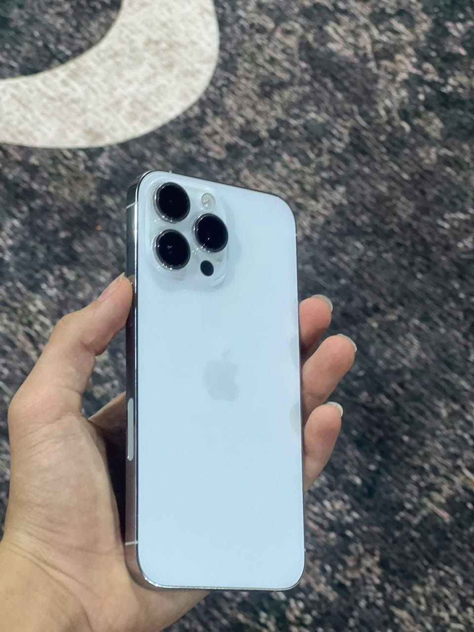 14برو ماكس للبيع اللون ابيض مبدل شاشه وبطاريه ارقى نوعيه بل سوك بطاريته 94 السعر 550
واتساب: *********** 
العنوان: البصره كرمه علي

