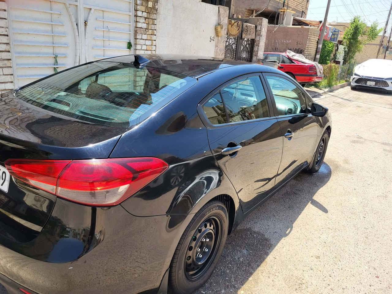 سلام عليكم فورتي ١٧مكينه كير حداديه مكفولات بيها تصليح بدايه شاصي اليمنه سياره خير من الله بيها طخات وصبغت حزام غرفتها نضيفه سعر٨٦مكان زعفرانيه اربع شوارع للستفسار ***********وبل خدمه للطيبين
