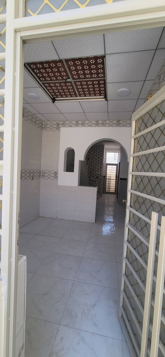 السلام عليكم للبيع بيت ١٠٠ متر طابق واحد بناء حديث طابو زراعي سند ٢٥ أقرار محكمه مجمع الورده كربلاء يبعد عن الامام الحسين عليه السلام ٤ كيلو السعر 80 وبيه مجال للإستفسار ***********
