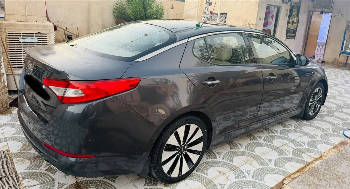 اوبتما موديل ٢٠١٤ خليجي 
كفالة عامه سونار مرفق بالنشر 
فول مواصفات ١/١ 
محرك 2400
بانوراما فتحه سقف 
بصمه تشغيل بصمه ابواب 
فول تحكمات تبريد بيانو 
تبريد قطعتين حساسات خلفيه 
اشاير بالمري مري شفط 
كشنات كهرباء كشنات خزن ميموري 
 السياره جديده رقم بغداد دولي 
السعر ١٢٨ وبيه مجال للشراي 
كوت المركز 
***********
***********
