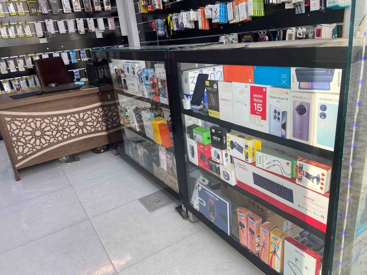 اكسسوارات تلفون • محل كامل • حي سماح