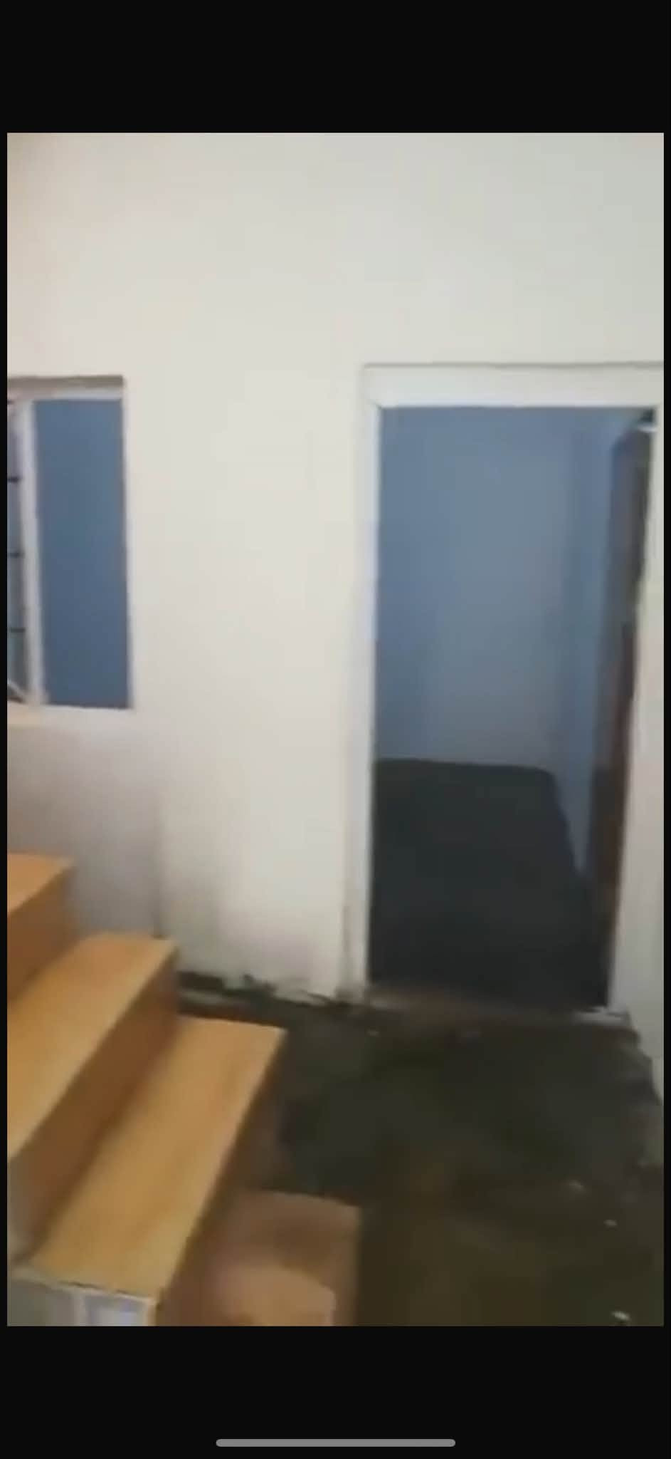 يالله بيت للبيع منطقه حي الجهاد المساحه80متر واجه4نزال20طابق واحد يحتوي على غرفه نوم وصاله ومطبخ وحمام وكراج يباع بسعر مناسب125مليون ارخص الاسعار يمنه للاستفسار اكثر الاتصال على☎️***********
