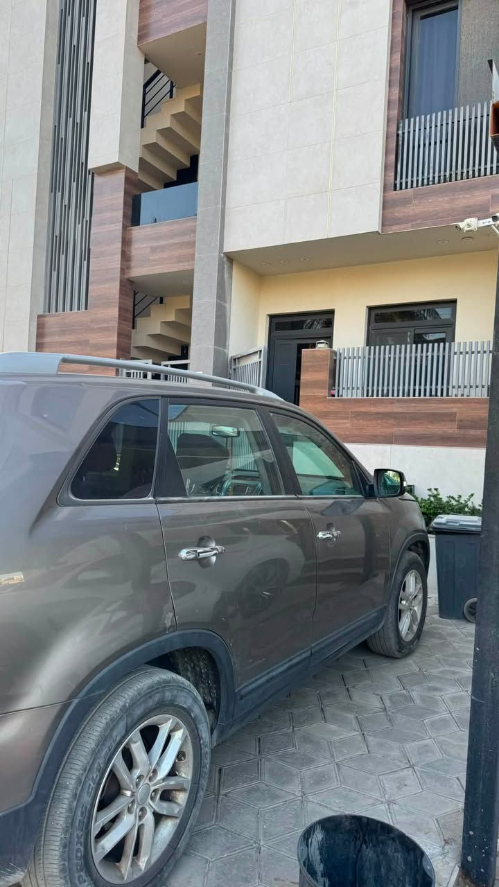 سورينتو موديل 2015
سياره استعمال قليل مال بيت 
ماشيه90ميل
بيها اماكن بارد فقط 
محرك. 2400
مواصفات عاديه 
السعر:135
موقعها : بغداد الكرخ 
***********
