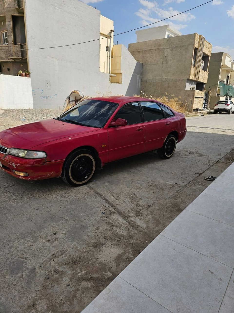 السلام و عليكم 
إخوان مازدا 626 
موديل 1994
سياره نظيفه كلش بس ينردلها صبغ إلا كعدتها كلش حلوه داخلها كلش نضيفه
و انطيك هيا شرط مكفوله من مكينه لي كير من طخمها الأمامي و الخلفي
باتريها جديد استرنها ماااي تايرتها أجداد 
و بيها تبريد ثلج 
و انطيك هيا شرط التحويل 
عنوان السياره موصل جانب الأيسر 
رقم الموبايل/***********
***********
سعرها ٤٥ و بيها مجال
