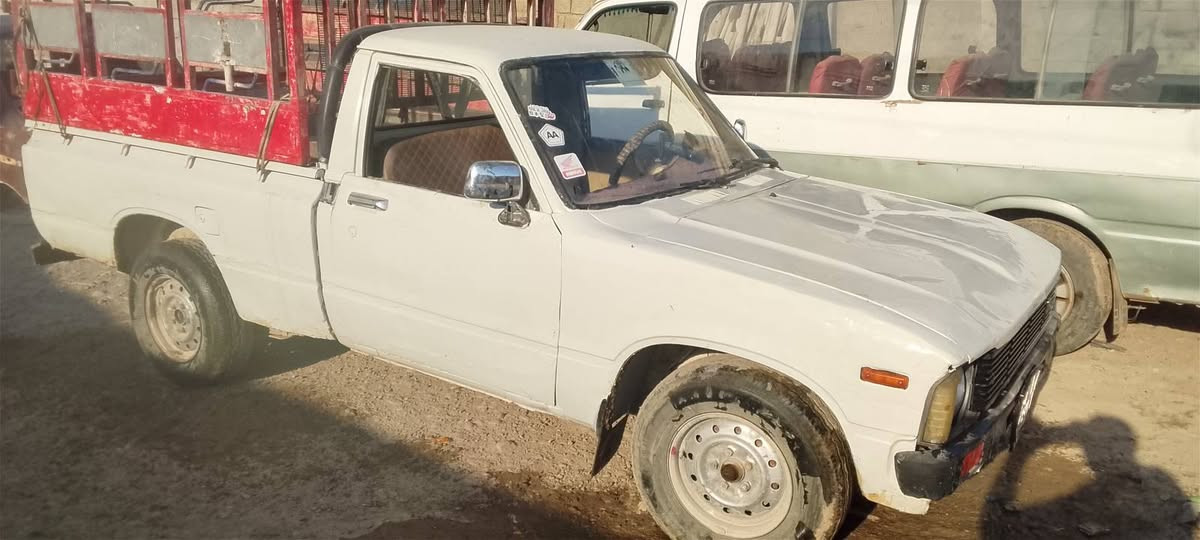 من رخصت مدير أمن الكروب 
بيكم موديل 80 شاصي شرط 
كير واكسن شرط 
محرك بي نفخ اني اكول بيصرف احسن 
اني الشرعي صار يومين من حولتو بسمي السعر28 
عنواني موصل اليسر  
تحويل ثاني يوم تريد وكاله ثاني يوم 
***********👍
