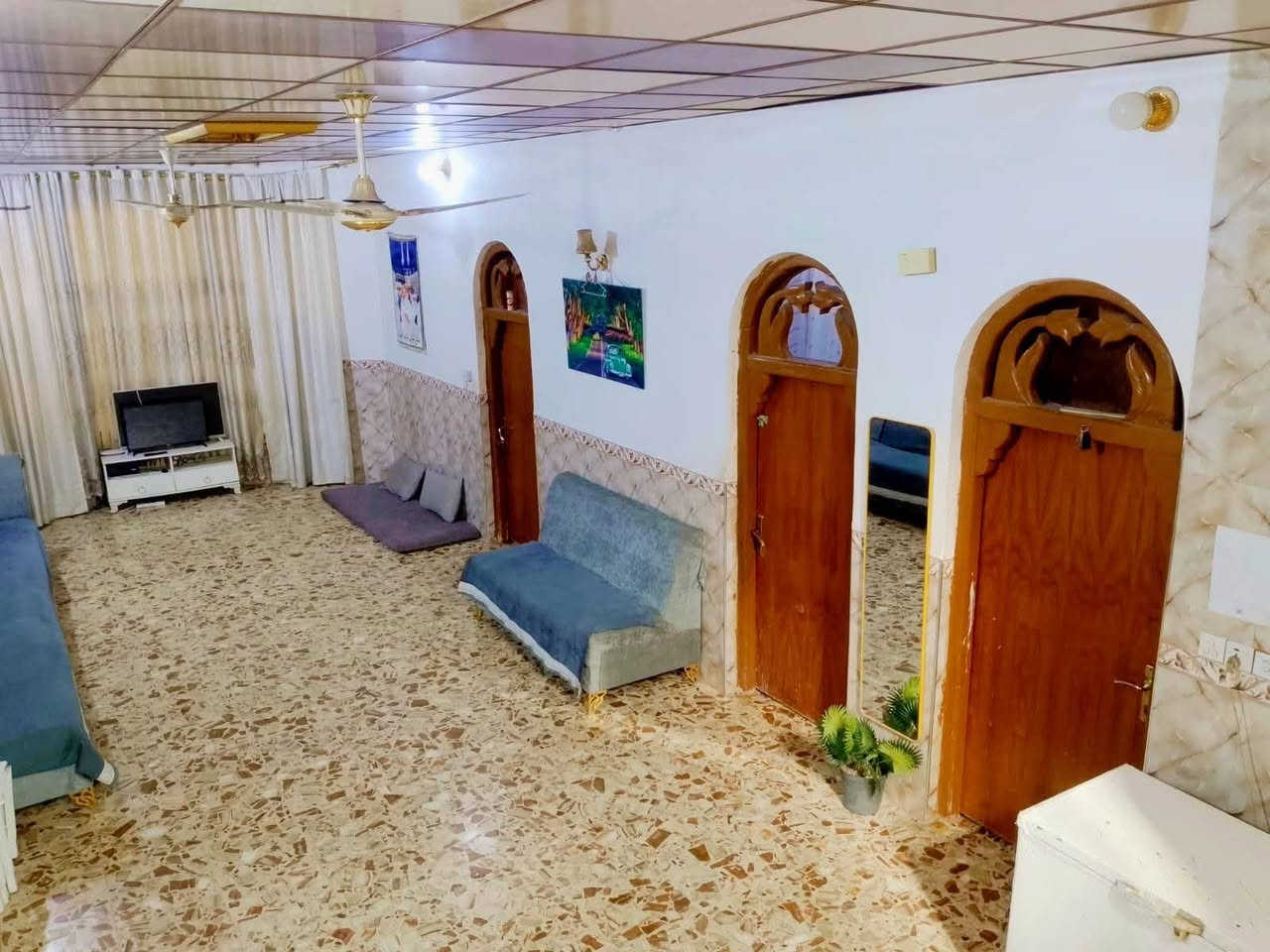 سلام عليكم للبيع مستعجل العنوان بغداد الدورة *********** أتريد البيت هم تبيعه حسب الاتفاق
