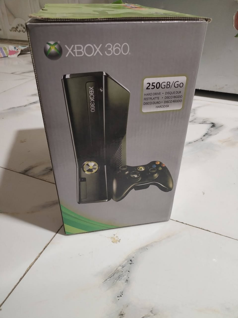 جهاز XBox 360 الامريكي جاهز مجهز.. للبيع سعره ٢٠٠ ألف وبي مجال.. الناصريه مركز ***********
