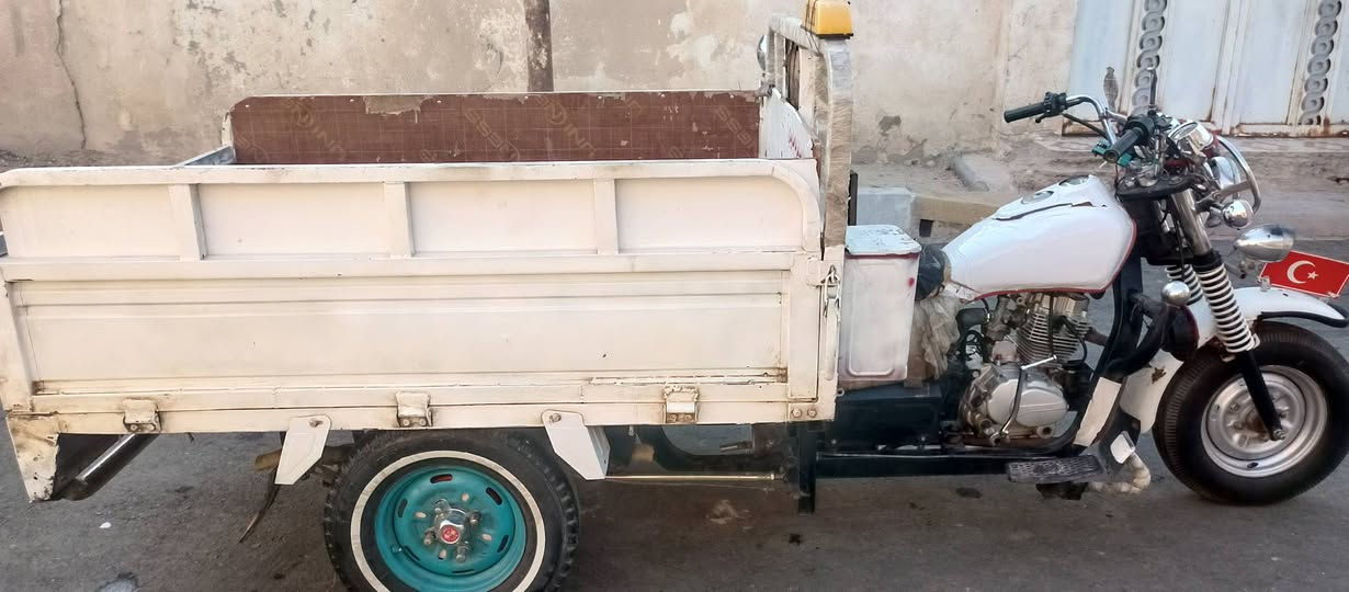 السلام عليكم شباب ستوته للبيع موديلك 15 كل نقص ما بيه ماكينه ما مفتوحه السعر 1,600 وبيها مجال***********
