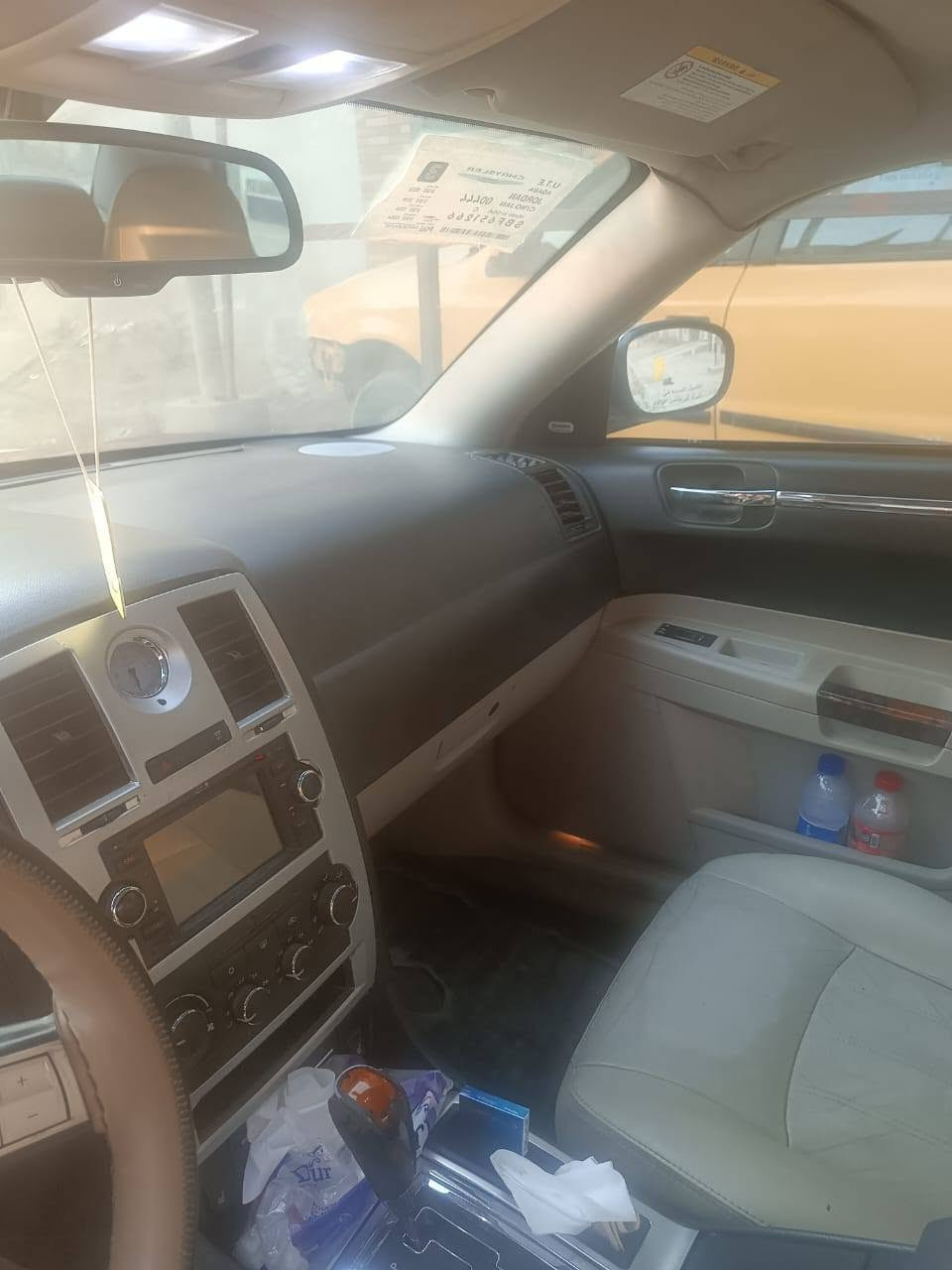 أوباما موديل 2008 مكفوله من الكص والعشائر وانتربول فول مواصفات محرك 3500 جاهزه نقصها بس كمبريسر تبريد مكانها ميسان العماره السعر 50 ورقه رقم الهاتف ***********
