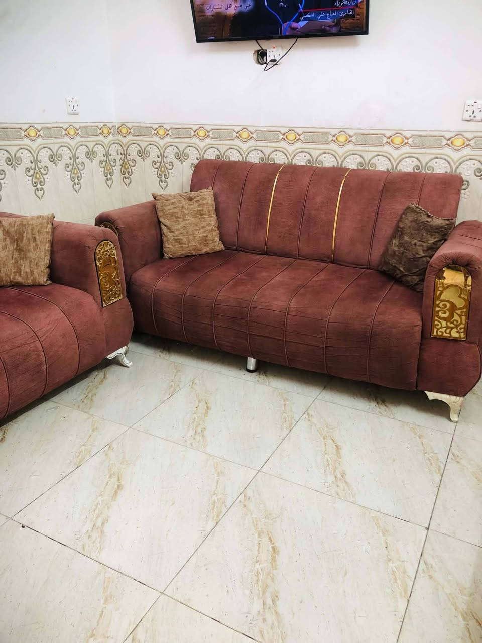 تخم للبيع 10مقاعد نظيف ب200الف مكاني مدينة الحريه
للاتصال ***********
