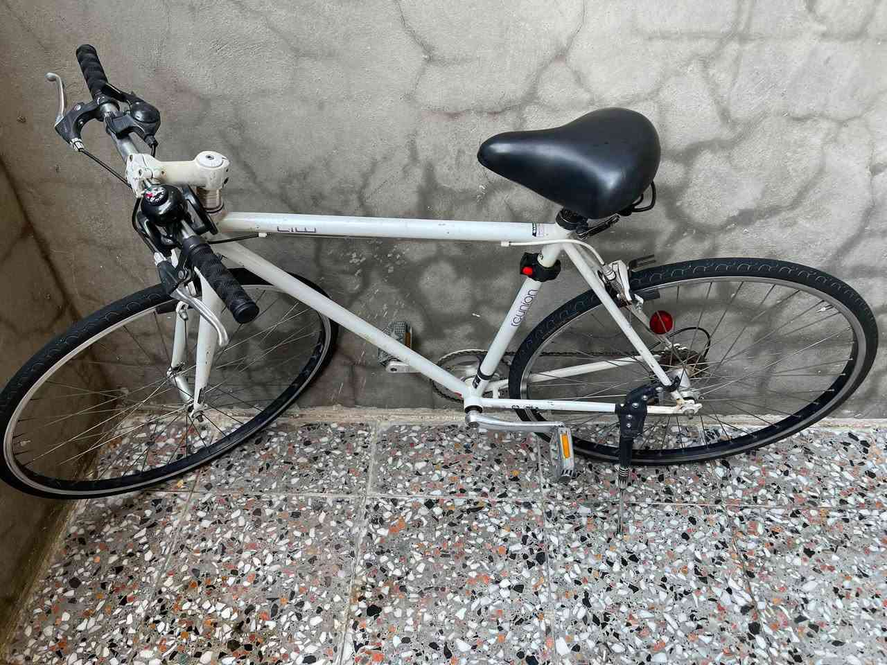 السلام عليكم
باسكل للبيع c700

‏الباسكل كلش نضيف 

حجمه 42

مكاني بغداد: حي الجامعه

سعر: 90 وبي مجال

الاستفسار : ***********
