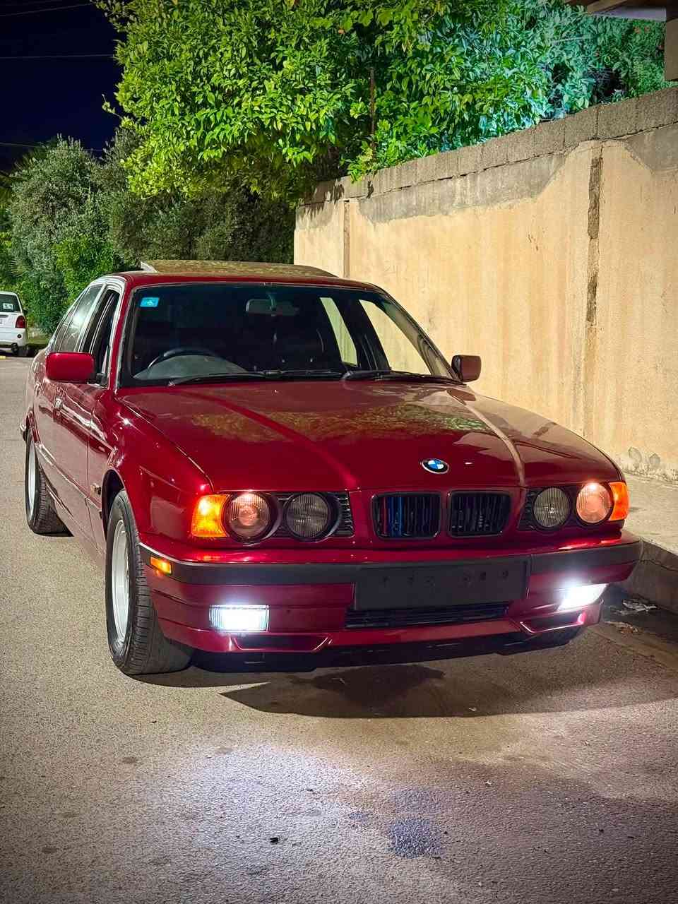 BMW/525i
السلام عليكم خير الكلام ما قل ودل 
مكينه كبس دجتل 
كير توماتيك 
السياره مكفوله 
كير ومكينه بشرط 
داخل اسود صاج 
كشنات كهرب هيتر
السعر 82 $
الرقم ***********
