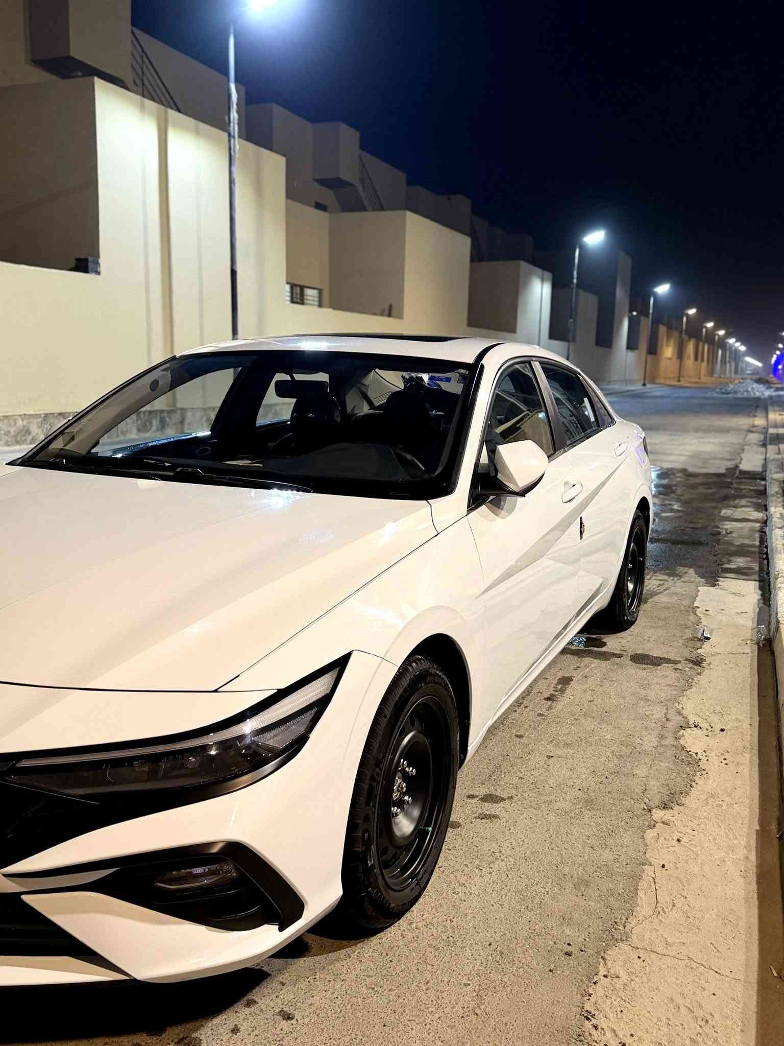 > 🚘 للبيع هونداي النترا 2024 – فول مواصفات
> 
> 🔹 الموديل: 2024
> 🔹 الممشى: 19,000 كم فقط
> 🔹 المحرك: 1.5 لتر اقتصادي جداً

> 🔹 الرقم: سليمانية
> 🔹 الحالة: هلال جوة الباب الخلفي فقط، باقي السيارة مكفولة
> مغلفه لايلون حراري بالكامل من صندوق ودواخل
> ✨ المواصفات:
> تشغيل بصمة - دخول ذكي - شاشة لمس - كاميرا خلفية - حساسات - مثبت سرعة - تحكم مقود - تكييف ثلج
>  نقطه عمياء
> 📌 السيارة استخدام شخصي ونظافة 100%، صيانة دورية، جاهزة للفحص
> 📍 المكان: أبو غريب - مجمع الزيتون
> 💰 السعر: 130 
***********
