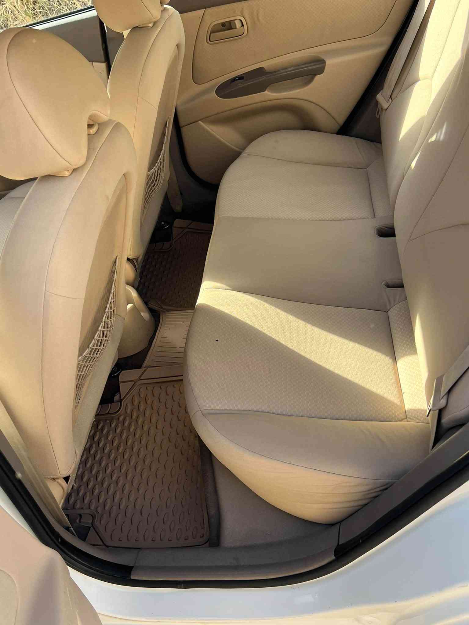 كيا ريو خليجي 
موديل 12 
رقم اربيل شرط تحويل 
بيه جاملغ امامي يسار صبغ 
ماشيه 190 km
كير محرك بشرط 
مواصفات سيارة 
محرك 16 بشرط على وضع شركة 
تبريد ثلج 
جامات كهرب 
اشاير مري 
وباقي مواصفات معروفة 
السيارة جديده وعلى ايد وحده 
مكان السيارة حي العربي 
للاستفسار اتصل على الرقم ***********
